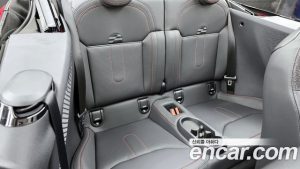 Mini Cooper Convertible JCW 2025 года из Южной Кореи