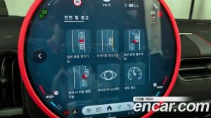 Mini Cooper Convertible JCW 2025 года из Южной Кореи