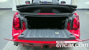 Mini Cooper Convertible JCW 2025 года из Южной Кореи