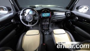 Mini Cooper 5Door RESOLUTE Edition 2023 года из Южной Кореи