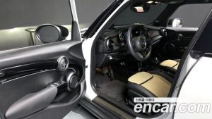 Mini Cooper 5Door RESOLUTE Edition 2023 года из Южной Кореи