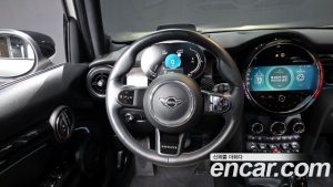 Mini Cooper 5Door RESOLUTE Edition 2023 года из Южной Кореи