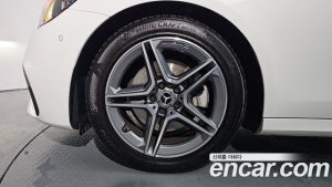 Mercedes-Benz E-Class E250 AMG Line 2023 года из Южной Кореи