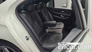 Mercedes-Benz E-Class E250 AMG Line 2023 года из Южной Кореи