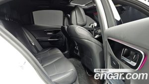 Mercedes-Benz C-Class C300 4MATIC Avantgarde 2024 года из Южной Кореи