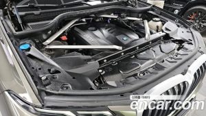 BMW X7 xDrive 40i M Sport 6 2023 года из Южной Кореи