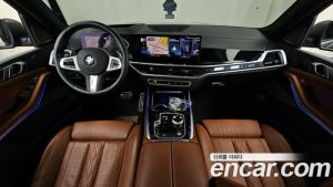 BMW X7 xDrive 40i M Sport 6 2023 года из Южной Кореи