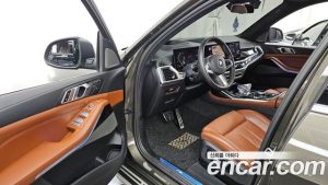 BMW X7 xDrive 40i M Sport 6 2023 года из Южной Кореи
