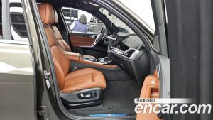 BMW X7 xDrive 40i M Sport 6 2023 года из Южной Кореи