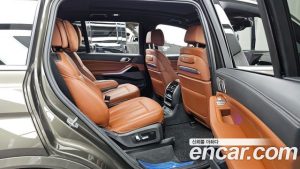 BMW X7 xDrive 40i M Sport 6 2023 года из Южной Кореи