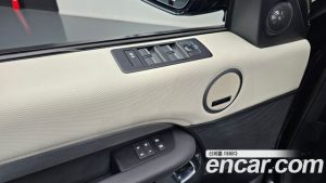 Land Rover Discovery P360 R-Dynamic SE 2023 года из Южной Кореи