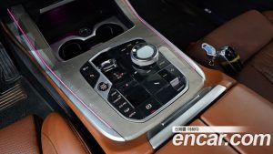 BMW X7 xDrive 40d Design Pure Excellence 7-Seater 2024 года из Южной Кореи