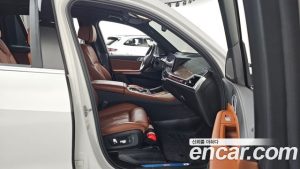 BMW X7 xDrive 40d Design Pure Excellence 7-Seater 2024 года из Южной Кореи