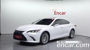 Lexus ES Luxury Plus 2023 года из Южной Кореи