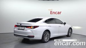 Lexus ES Luxury Plus 2023 года из Южной Кореи