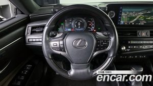 Lexus ES Luxury Plus 2023 года из Южной Кореи