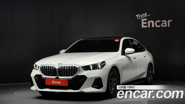 BMW 5-Series 520i M Sport 2024 года из Кореи