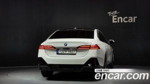 BMW 5-Series 520i M Sport 2024 года из Южной Кореи