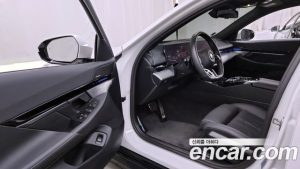 BMW 5-Series 520i M Sport 2024 года из Южной Кореи