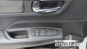 Renault-KoreaSamsung QM6 2.0 GDe LE Signature 2WD 2023 года из Южной Кореи