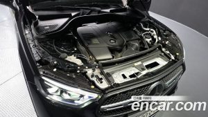 Mercedes-Benz GLC-Class GLC300 4MATIC Coupe 2024 года из Южной Кореи