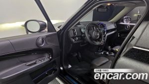 Mini Countryman CLASSIC Plus COMFORT PACK 2023 года из Южной Кореи