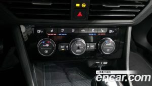 Volkswagen Jetta 1.5 TSI Premium 2024 года из Южной Кореи