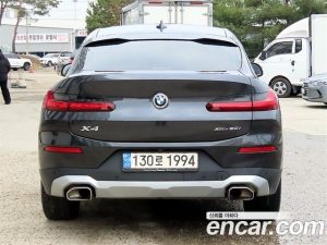 BMW X4 xDrive20i xLine 2024 года из Южной Кореи