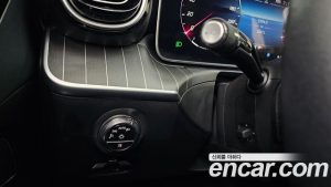 Mercedes-Benz C-Class C300 4MATIC Avantgarde 2024 года из Южной Кореи