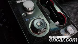 Genesis GV80 2.5T Бензин AWD 2024 года из Южной Кореи