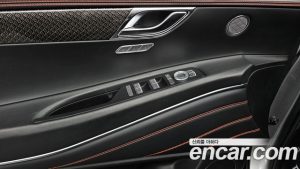 Genesis GV80 2.5T Бензин AWD 2024 года из Южной Кореи