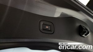 Renault-KoreaSamsung QM6 2.0 LPe RE Signature 2WD 2023 года из Южной Кореи