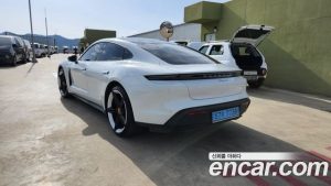 Porsche Taycan Base 2023 года из Южной Кореи