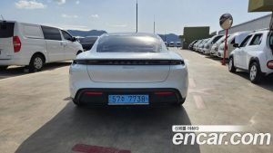Porsche Taycan Base 2023 года из Южной Кореи