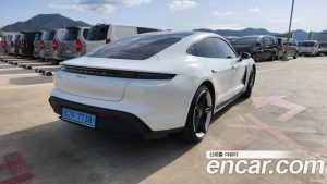 Porsche Taycan Base 2023 года из Южной Кореи