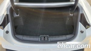 Porsche Taycan Base 2023 года из Южной Кореи