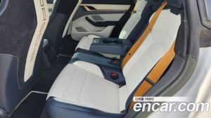 Porsche Taycan Base 2023 года из Южной Кореи