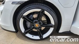 Porsche Taycan Base 2023 года из Южной Кореи