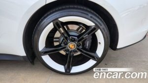 Porsche Taycan Base 2023 года из Южной Кореи