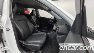 Hyundai Kona Бензин 2.0 2WD 2024 года из Южной Кореи