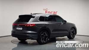 Volkswagen Touareg 3.0 TDI Prestige 2024 года из Южной Кореи
