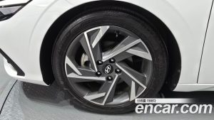 Hyundai AVANTE Modern 2024 года из Южной Кореи