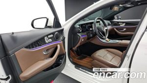 Mercedes-Benz E-Class E250 AMG Line 2023 года из Южной Кореи