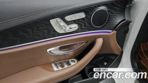 Mercedes-Benz E-Class E250 AMG Line 2023 года из Южной Кореи