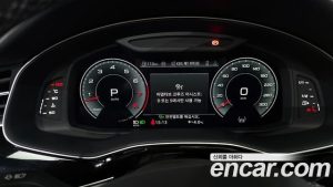 Audi Q8 55 TFSI 4WD Premium 2023 года из Южной Кореи