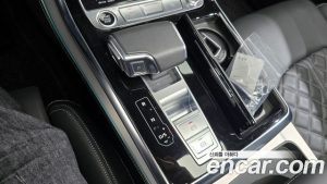 Audi Q8 55 TFSI 4WD Premium 2023 года из Южной Кореи