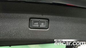 Audi Q8 55 TFSI 4WD Premium 2023 года из Южной Кореи