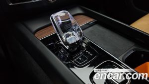 Volvo XC60 B5 ULTIMATE Bright 2024 года из Южной Кореи