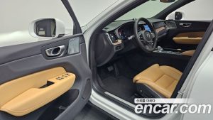Volvo XC60 B5 ULTIMATE Bright 2024 года из Южной Кореи