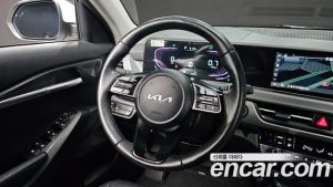 Kia Seltos Бензин 1.6 Turbo 2WD 2024 года из Южной Кореи